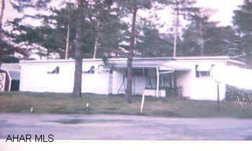 arling 2 BR mobile home with thermal windows, central air, corner lot, move in condition. Lot rent is $221.00. Directly across from Bellwood High School. Darling 2 BR mobile home with thermal windows, central air, corner lot, move in condition. Lot rent is $221.00. Directly across from Bellwood High School.