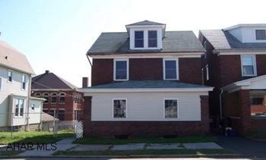 sold as is.  Buyer to pay $75 doc prep fee at closing. All contracts/offers are subject to Indymac Banks serior management approval and any offers or counter offers  by Indymac Bank are not binding unless the entire agreement is ratified by all parties.  3 bedroom brick home on fenced double lot.