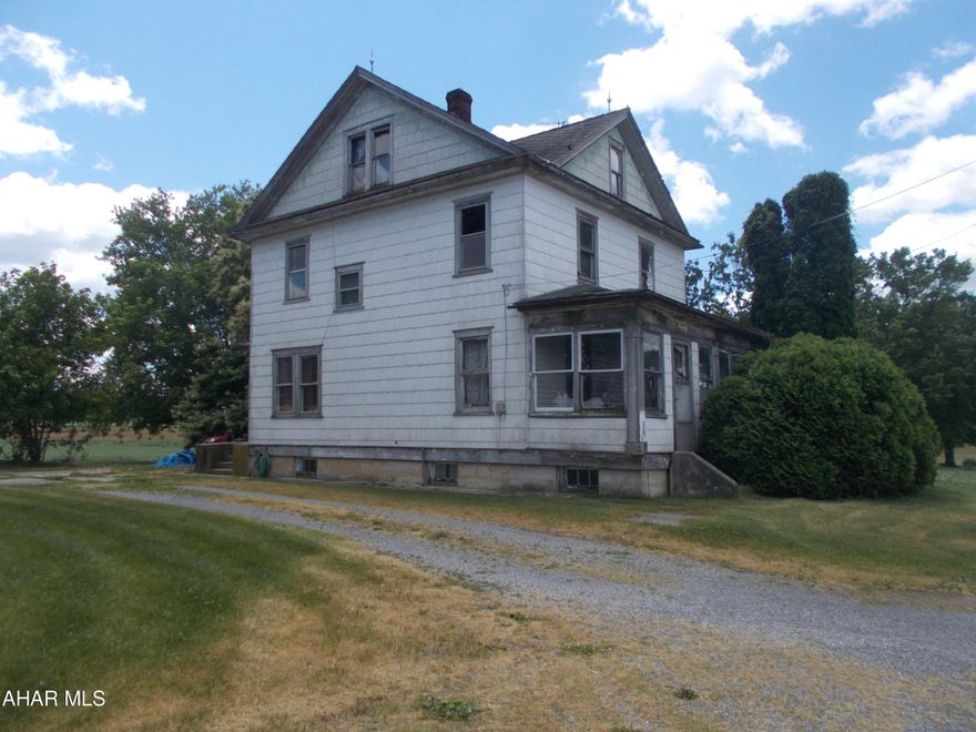 Aa chance to take on a fixer in farm country.  Sits on 1/3 of an acre surrounded by farms.
May be able to be rehabbed, but the value is probably in the land.