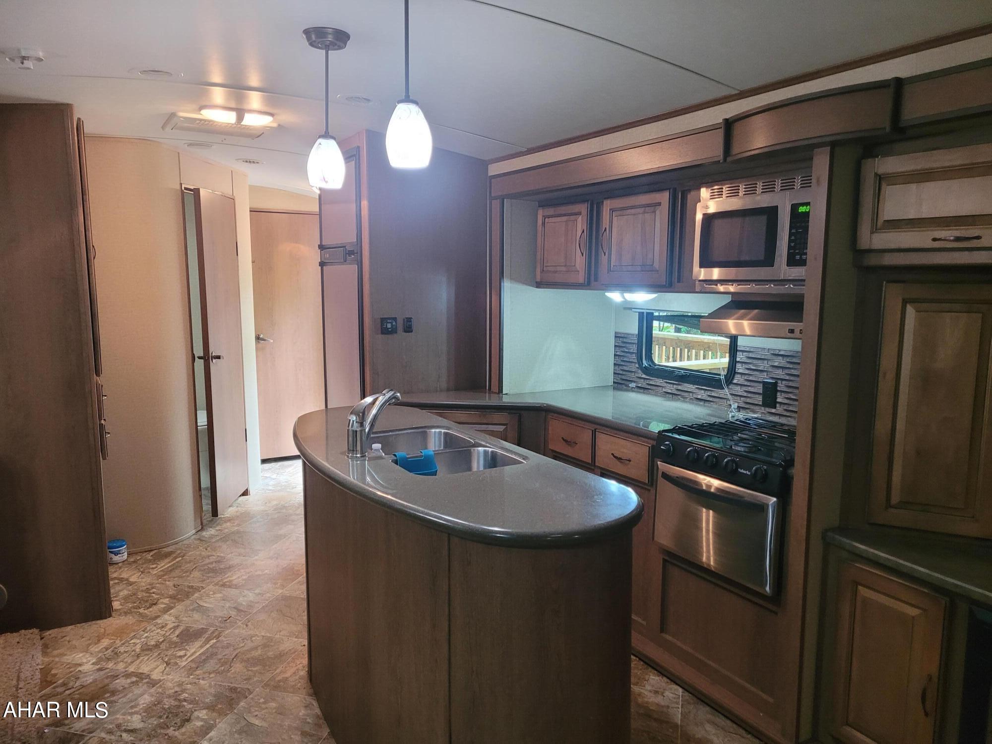 Glendale Yearound - Residential