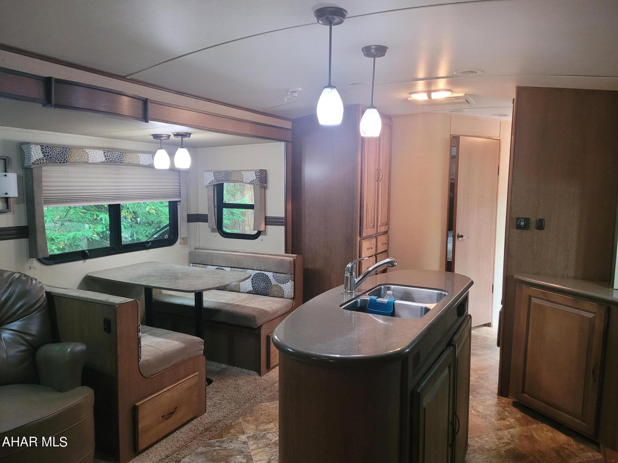 Glendale Yearound - Residential