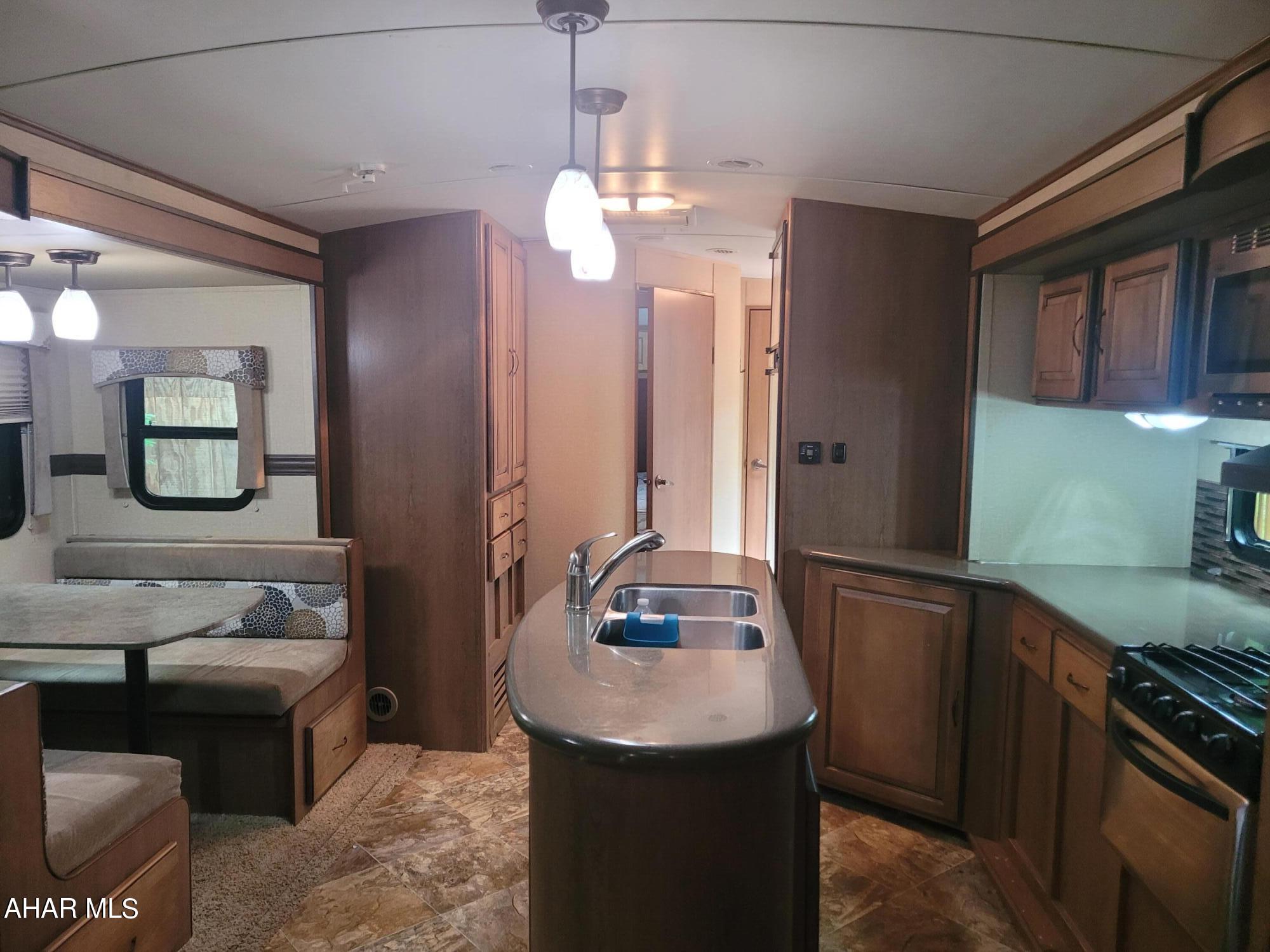 Glendale Yearound - Residential