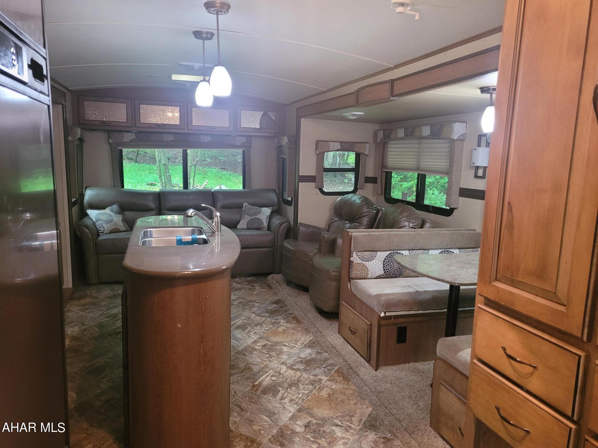 Glendale Yearound - Residential