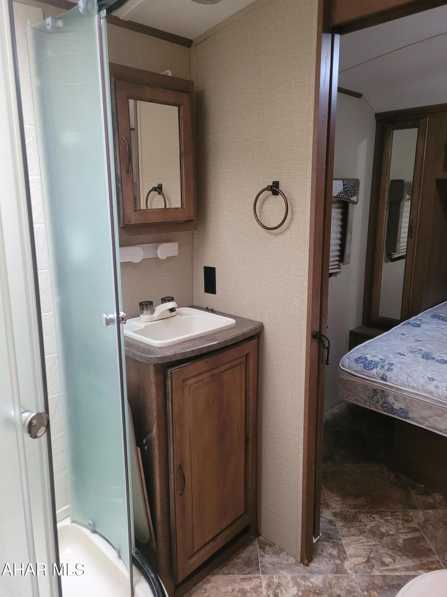 Glendale Yearound - Residential