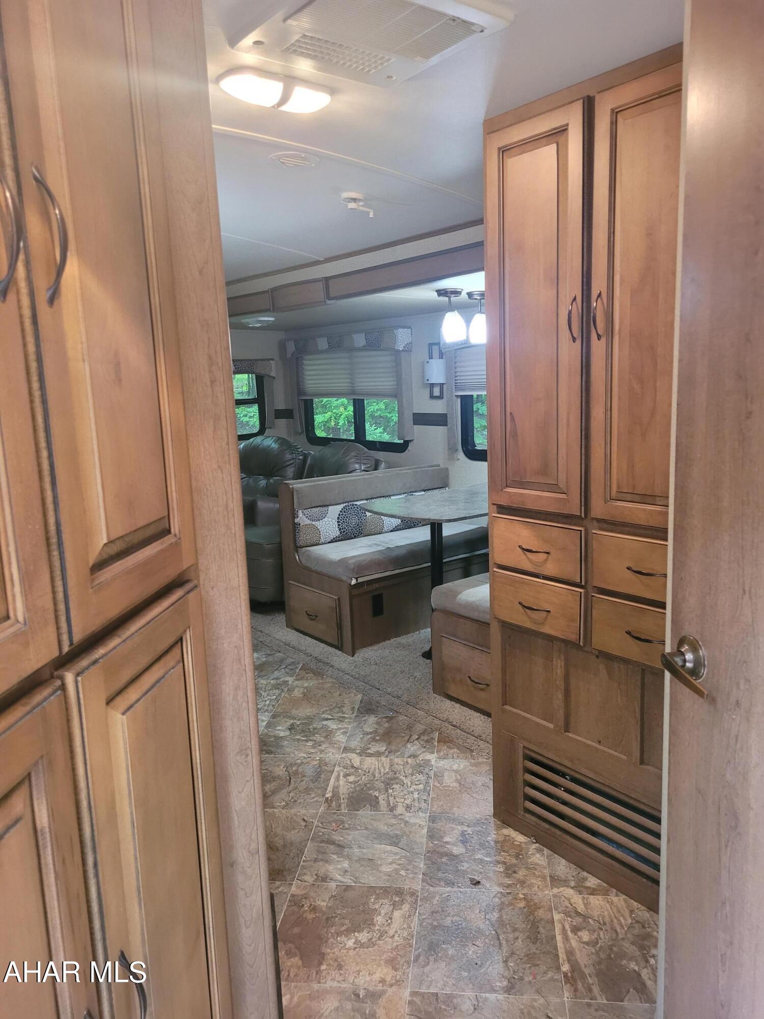 Glendale Yearound - Residential