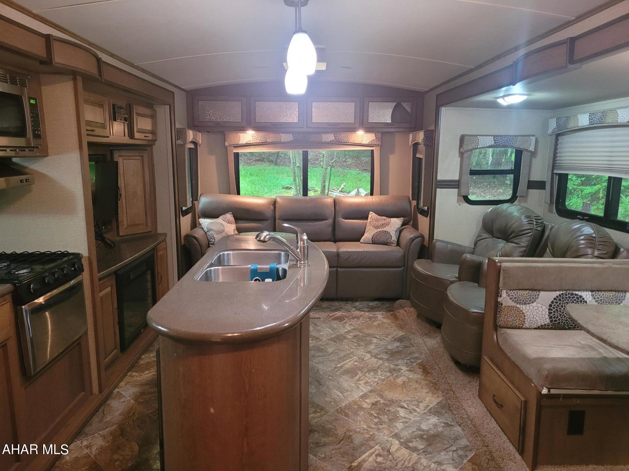 Glendale Yearound - Residential