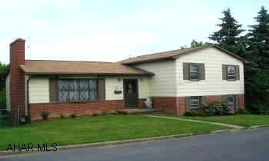 NICELY UPDATED 3 BR, 1.75 BATH MULTI-LEVEL ON PRIVATE STREET. FENCED LOT, WOOD-BURNER, ALL APPLIANCES. NICELY UPDATED MULTI-LEVEL FEATURING 3BR, 1.75 ABTH. GAS FIREPLACE, FAMILYROOM WITH WOOD BURNER. FENCED LOT, NICELY LANDSCAPED. ALL APPLIANCES INCLUDED.