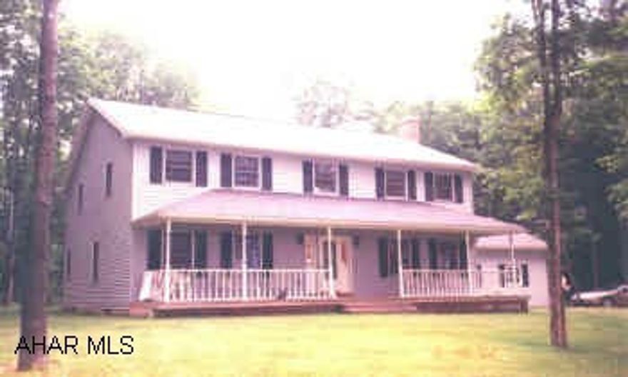 VERY LARGE 2 STORY. POSSIBLE 5 BEDROOMS. BEAUTIFUL SETTING ON OVER 30 ACRES. SOME ARE RENTED TO FARM. ABOUT 6.5 MILES FROM MARTINSBURG.