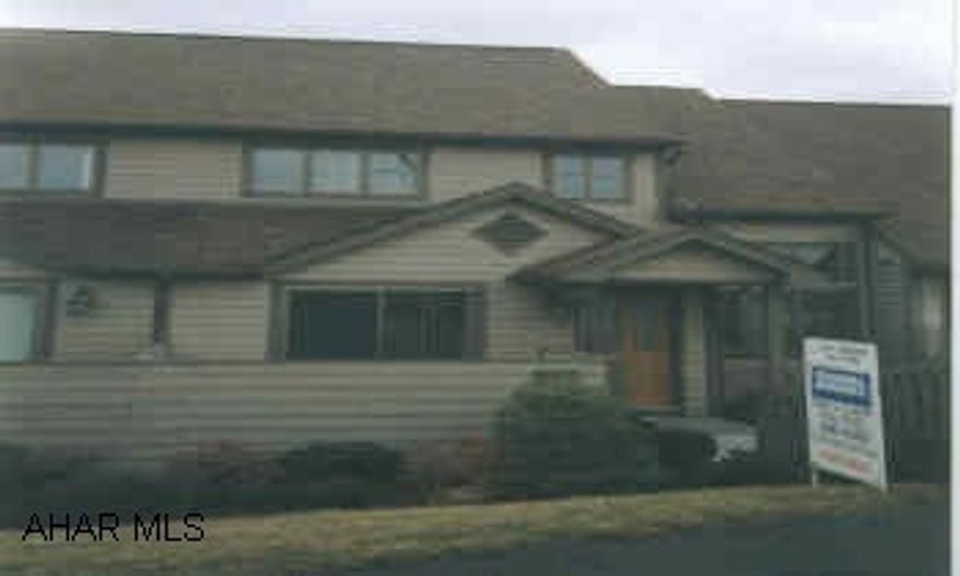 DEED RESTRICTIONS.  SPACIOUS TOWNHOUSE WITH 1ST FLOOR MASTER, 3RD FLOOR COULD BE FINISHED, 1ST FLOOR LAUNDRY, LOVELY MASTER BATH, CENTRAL VAC, ELECTRIC, AIR FILTER. TOWN HOME TO BE PAINTED EARLY SPRING.