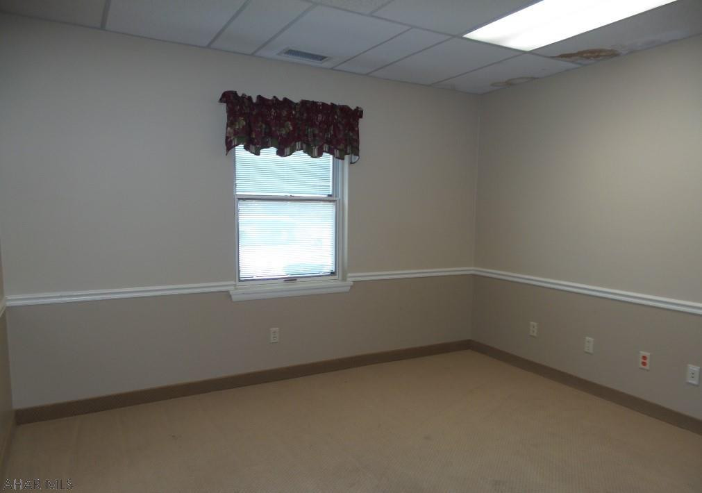 Unknown - Commercial Lease