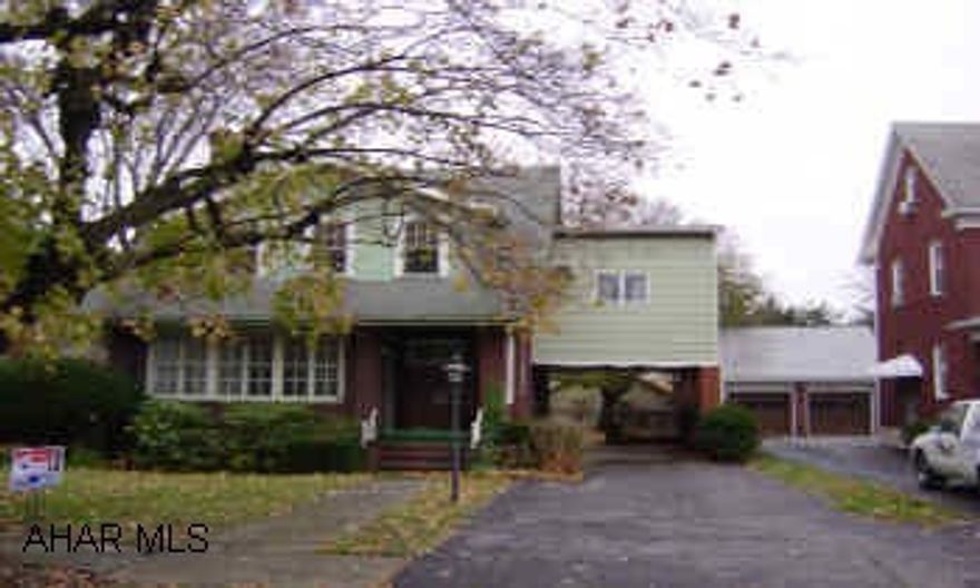 4 BR brick.  Columbia Park area, LR, fireplace, 2.5 Baths, carport.  Lovely area.