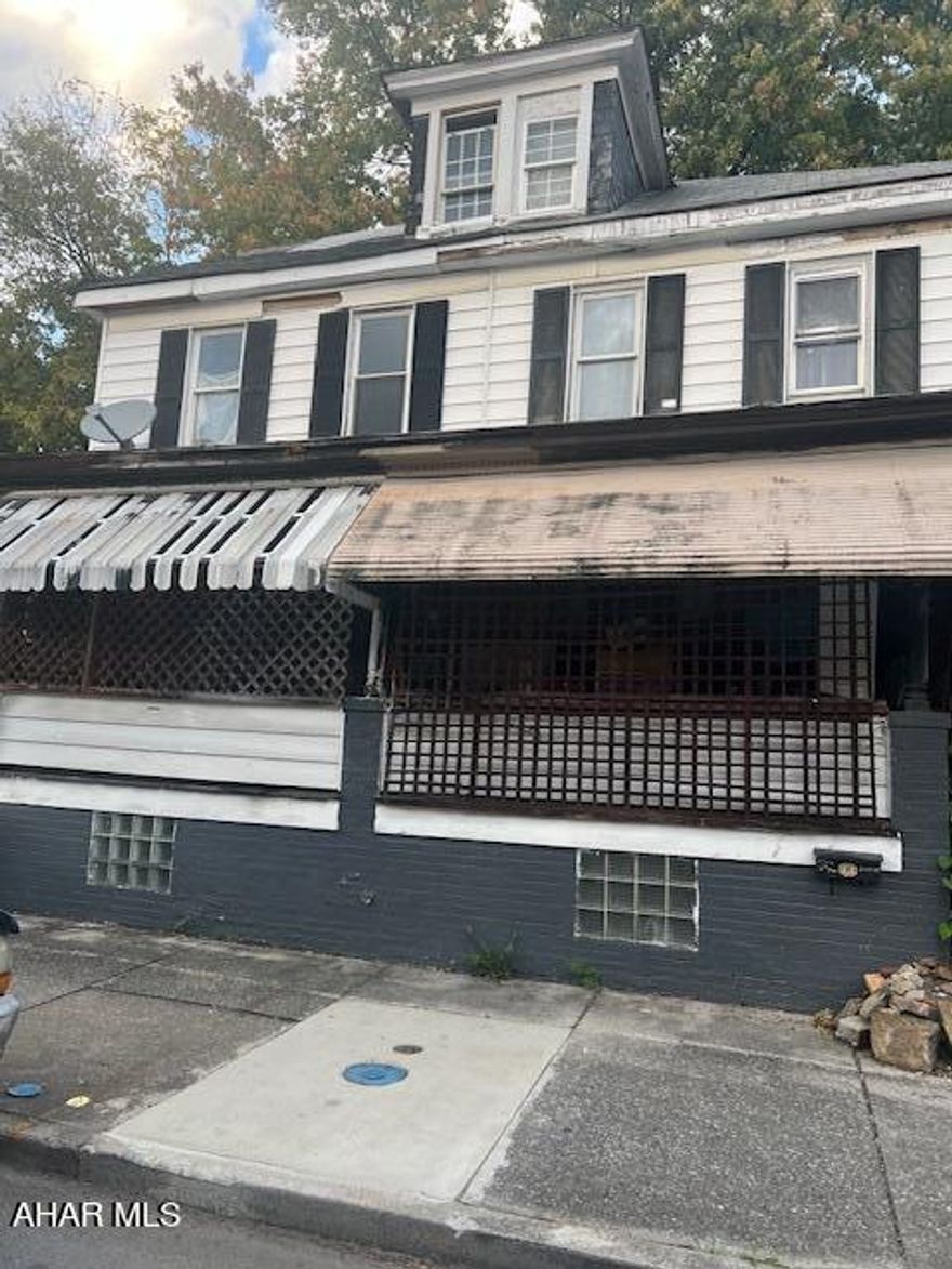 THIS MULTI UNIT HAS 2 UNITS BUT IS ON  SEPARATE DEEDS, PROPERTY IS BEING SOLD AS IS. SELLER WILL MAKE NO REPAIRS.
BUYER TO VERIFY TAXES AND SQUARE FOOTAGE.