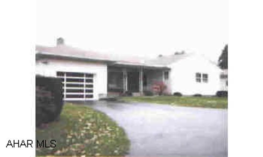 Nicely secluded ranch on private drive-way. Inground pool, new liner in 2000. Finished game room with bar. Nicely secluded ranch on private drive-way. Inground pool, new liner in 2000. Finished game room with bar.  Electric system - 100 amp.