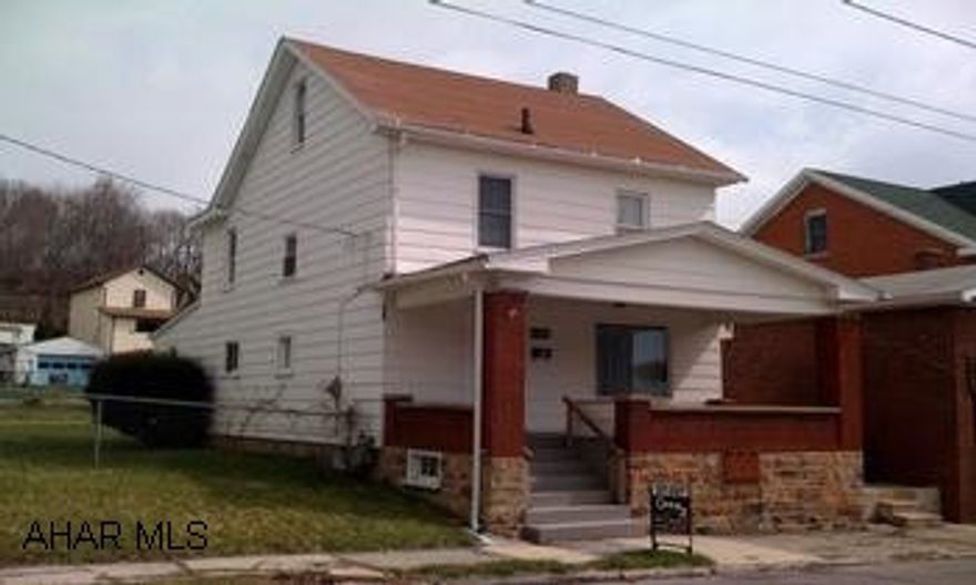 SWEET! 3 BR + Fin Attic, 2 FULL Baths, Open KIT w/Bar & breakfast nook & separate Dining Room, hardwood floors, Brand new gas hot water furnace & newer roof/windows. Double fenced lot & off-street parking. Call Aaron 207-6267 SWEET! 3 BR + Fin Attic, 2 FULL Baths, Open KIT w/Bar & breakfast nook & separate Dining Room, hardwood floors, Brand new gas hot water furnace & newer roof/windows. Double fenced lot & off-street parking. Call Aaron 207-6267