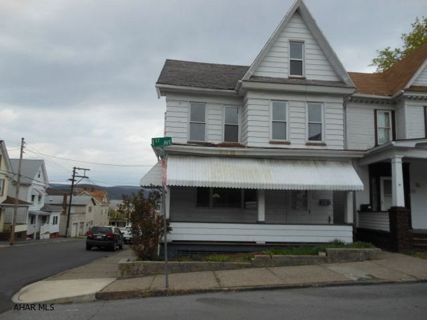 Property is being sold in AS IS condition.  This is a Fannie Mae HomePath property.