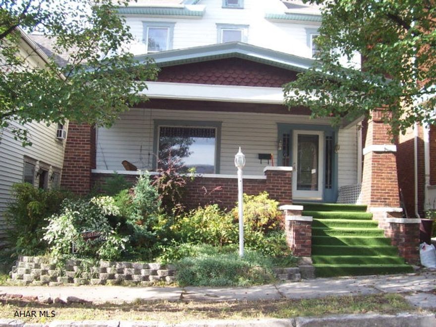 Move in condition 3 bedroom 1 1/2 bath in boro.Large rooms throughout hardwood floors in livingroomwith fireplace. Courtyard in back with a 3 car detached garage.