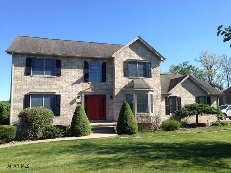 Lovely move in ready 2 story home with fenced yard and screened porch. Great Room w/fireplace opening to kitchen with oversized island. Nice master bedroom with large walk-in closet and private bath. Terrific lower level with fireplace, bar, bonus room and 1/2 bath. Beautifully maintained!