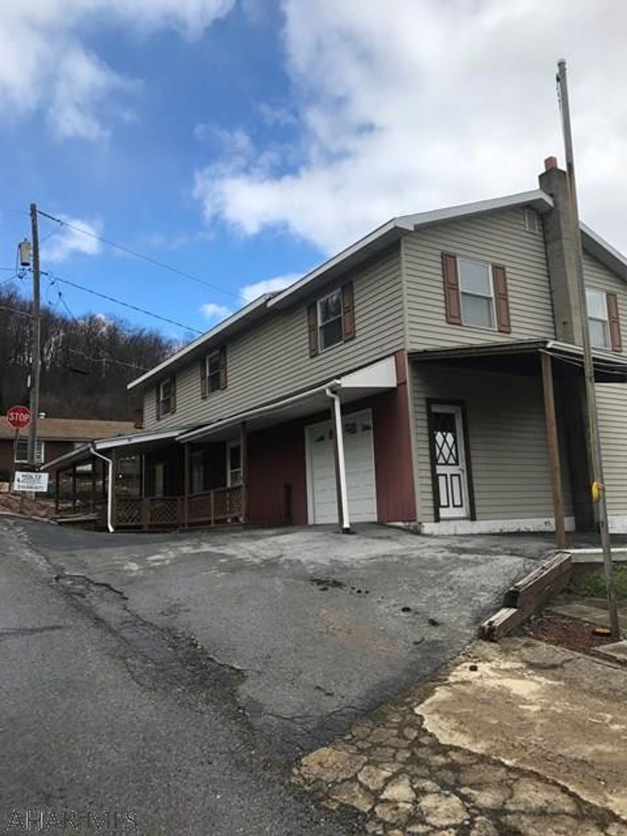 Great buy on a bank reo property. Oak kitchen, above ground pool, great home for the money!  Bank reo addendum required.  Basement just professionally waterproofed with  guarantee  to be dry.