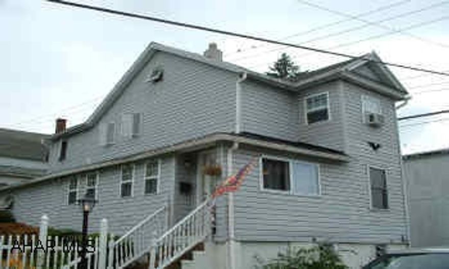 MAINTENANCE FREE EXTERIOR. 2 BEDROOMS, 3/4 BATH, 1/2 BATH. PLEASANT YARD. NEWER OAK KITCHEN.  PURCHASE INCLUDES STOVE, REFRIG., WASHER & DRYER.