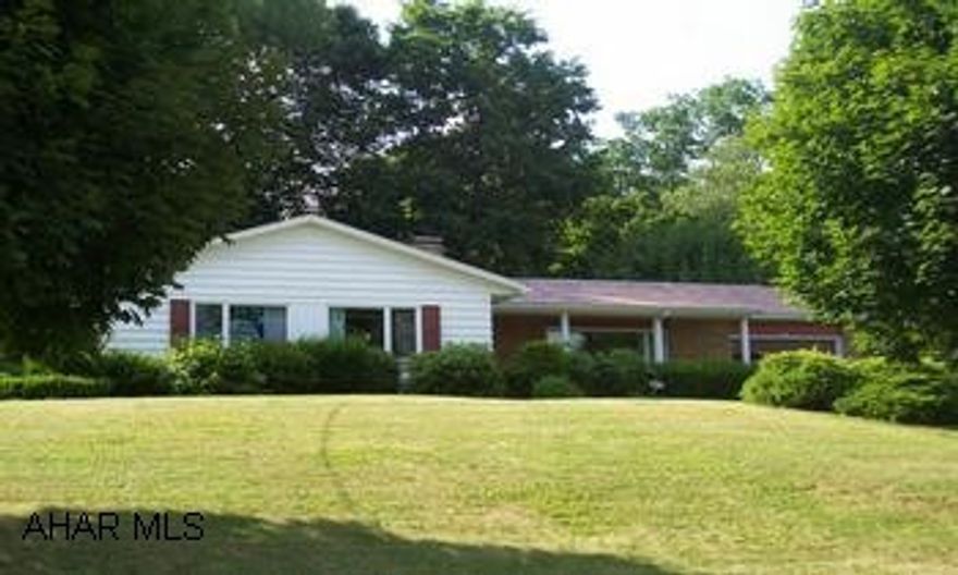 ONE STORY IN DESIRABLE AREA.  CENTRAL AIR.  3 BEDROOMS.  FINISHED BASEMENT. GREAT ONE-FLOOR LIVING IN A GREAT NEIGHBORHOOD.  CENTRAL AIR, 3 BEDROOMS, GAS/HOT WATER HEAT, 1.5 BATHS, FIREPLACE, HARDWOOD FLOORS, FINISHED - HEATED BASEMENT, FRESHLY PAINTED INTERIOR, AND SO MUCH MORE.  PRICED TO SELL AT $129,900.  CALL GLORIA 931-4261.