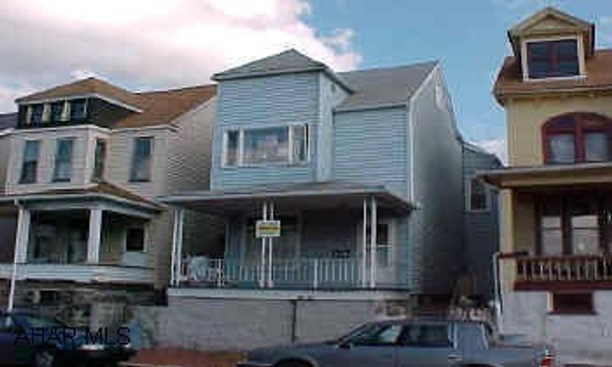 Both tenants are Section 8 and pay all utilties.  Laundry hook ups in each unit.