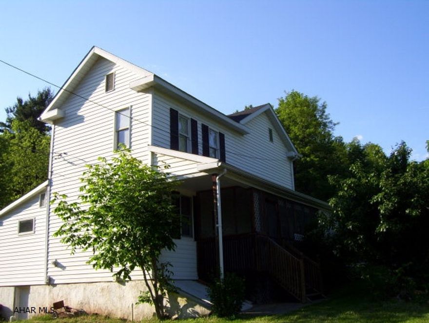 3 bedroom on 1+ acres.