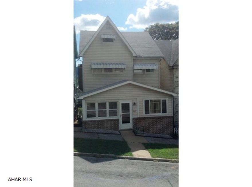 Nice 3 story.  Detached 2 car garage.