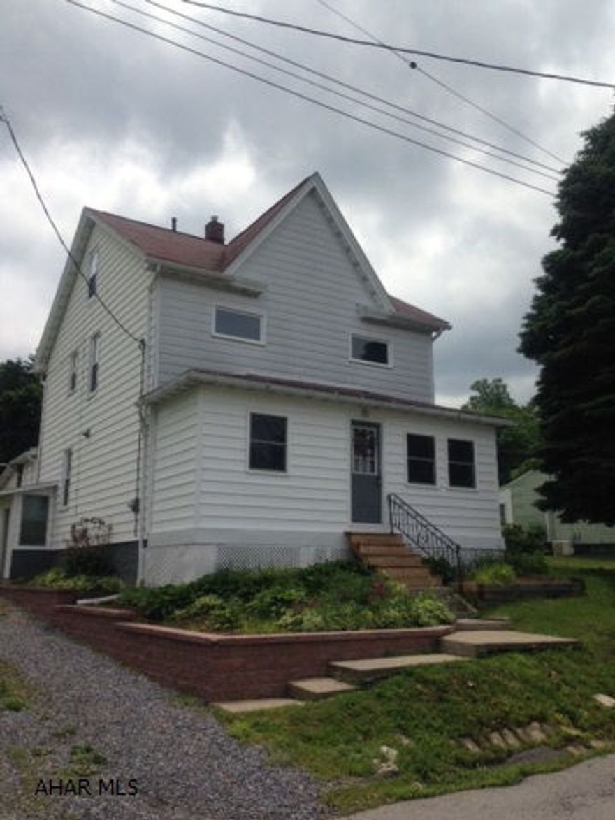 This home is fabulous and spacious.  Remodeled very well!!  Could be 4BR's.  All new drywall and flooring throughout.  Great open kit and living room layout.  Large rooms, lots of closets, a large yard w/ drive thru driveway for convenience.  New retaining wall for outside appeal.  Baker Elementary for those of you w/ young children or thinking of starting a family.  A really wonderful neighborhood.  Nice and bright!! New windows