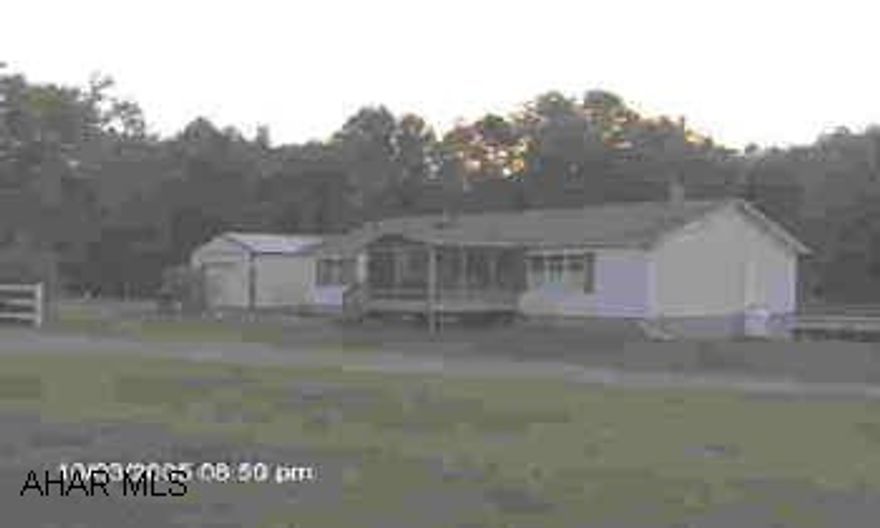 Bright, well maintained 1996 modular on full basement. Bright, well maintained 1996 modular on full basement.