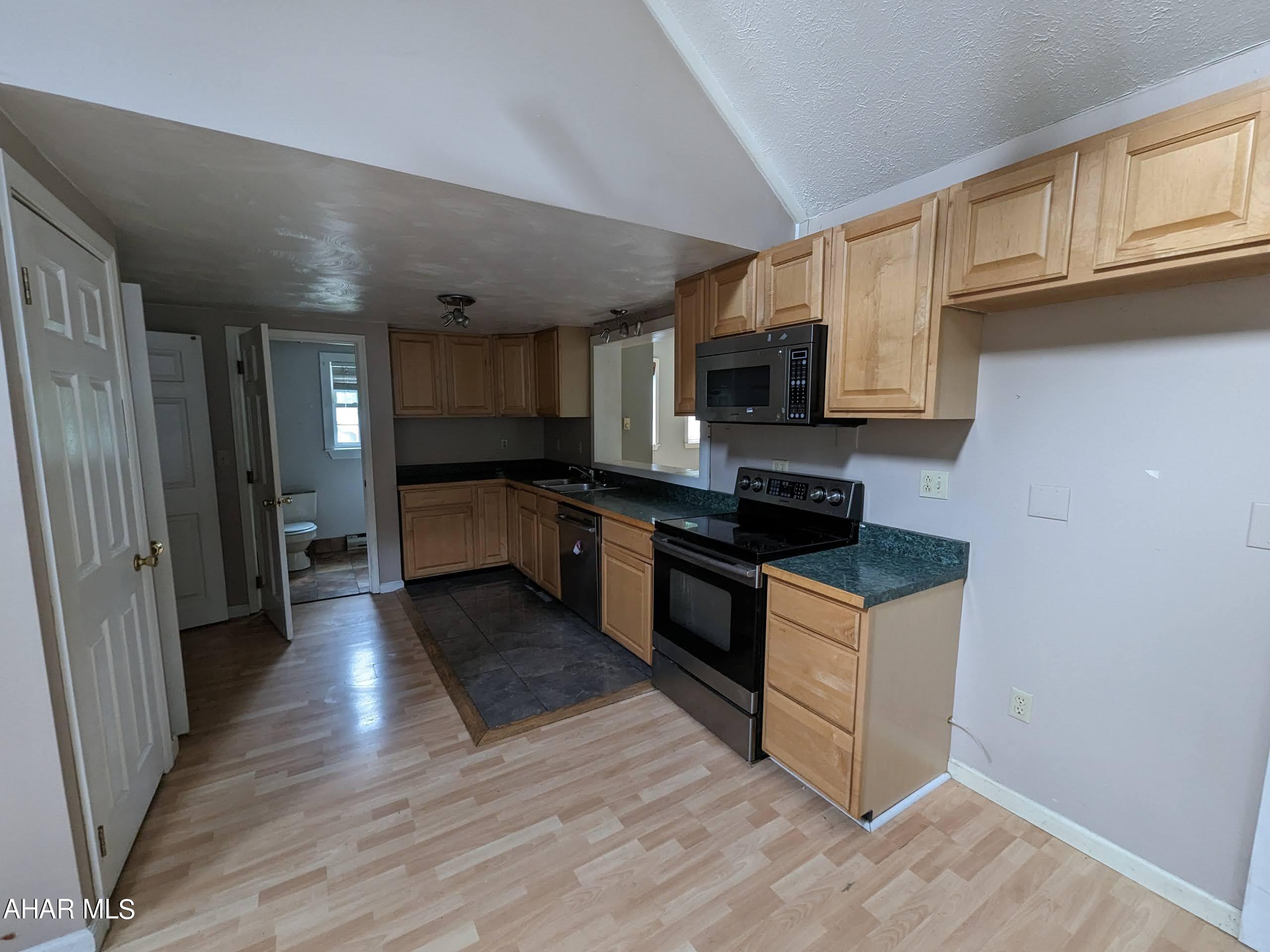 Glendale Yearound - Residential