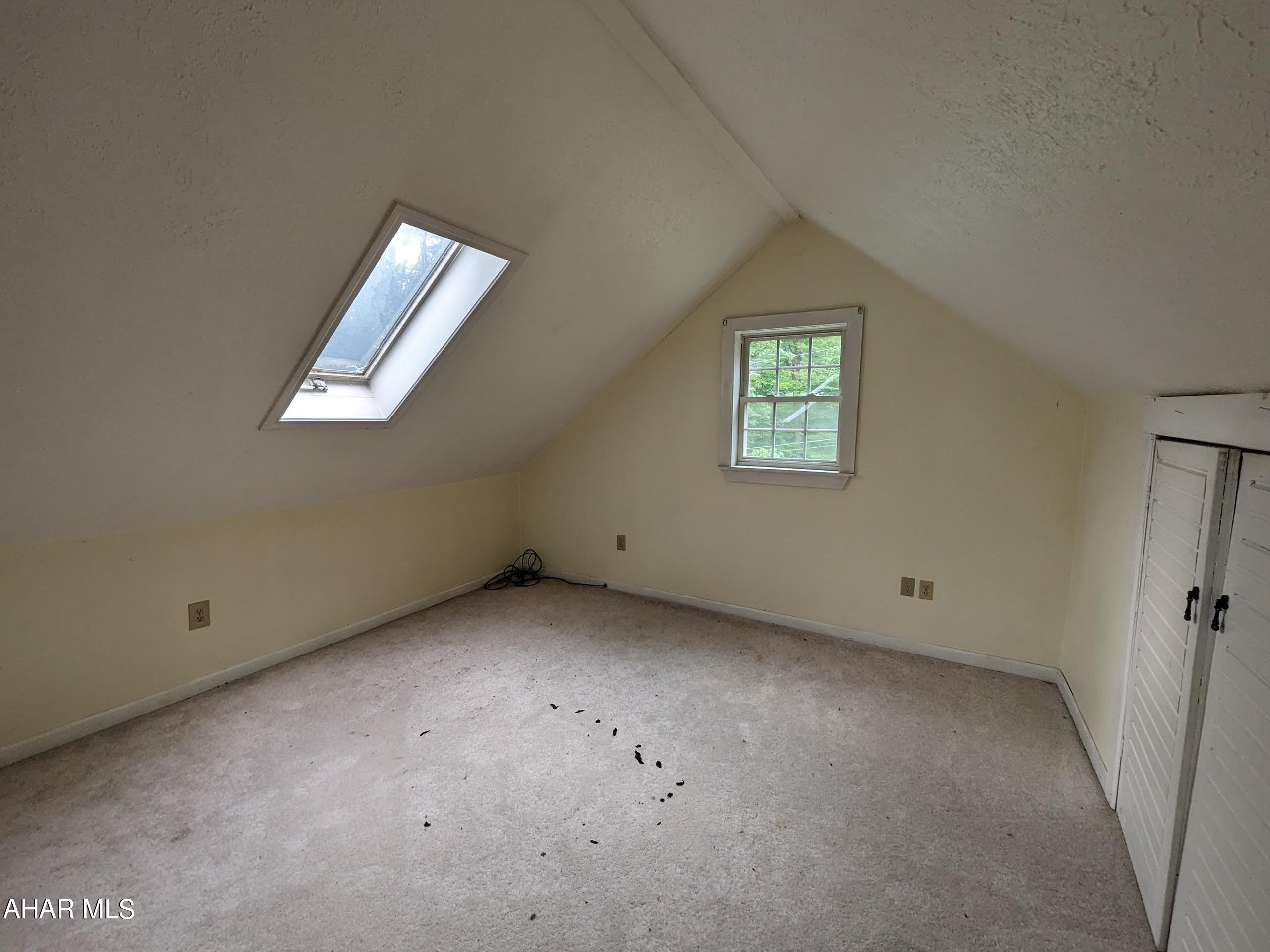 Glendale Yearound - Residential