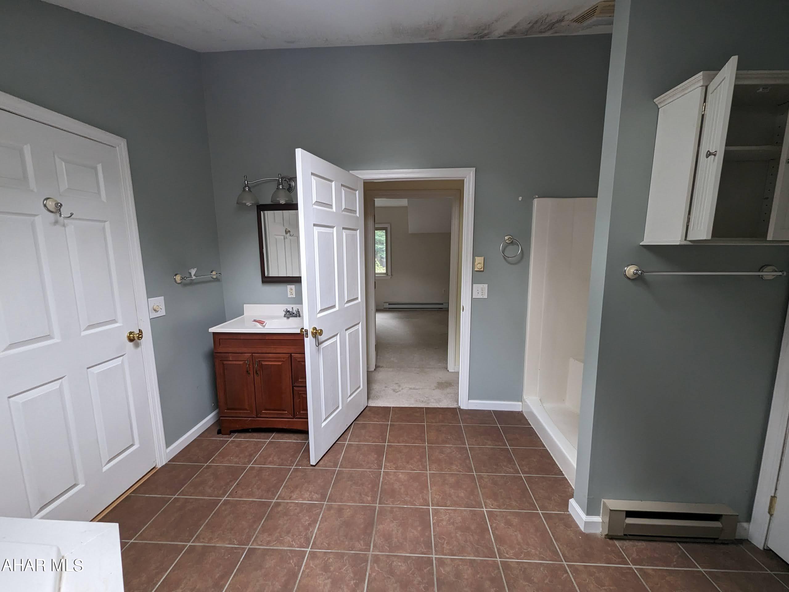 Glendale Yearound - Residential