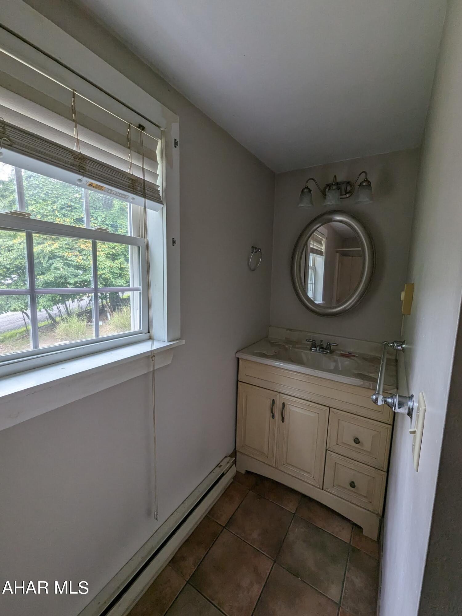 Glendale Yearound - Residential