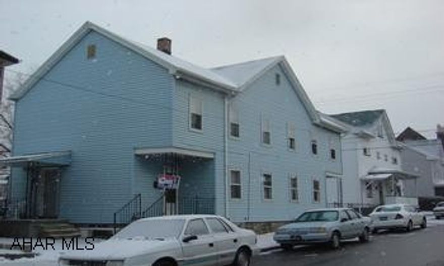 Double House. Spacious 3 Bedrooms, Seperate Utilities. Great Investment