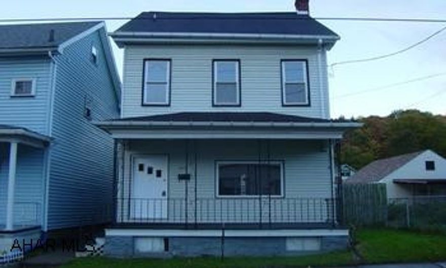 Beautiful interior, large updated kitchen, updated bathroom, ceramic tile, new flooring throughout, freshly painted interior, new lights, updated electric. Lot size approximately 3,000 sq. ft. Fenced in area for pets. Realtor Owned.