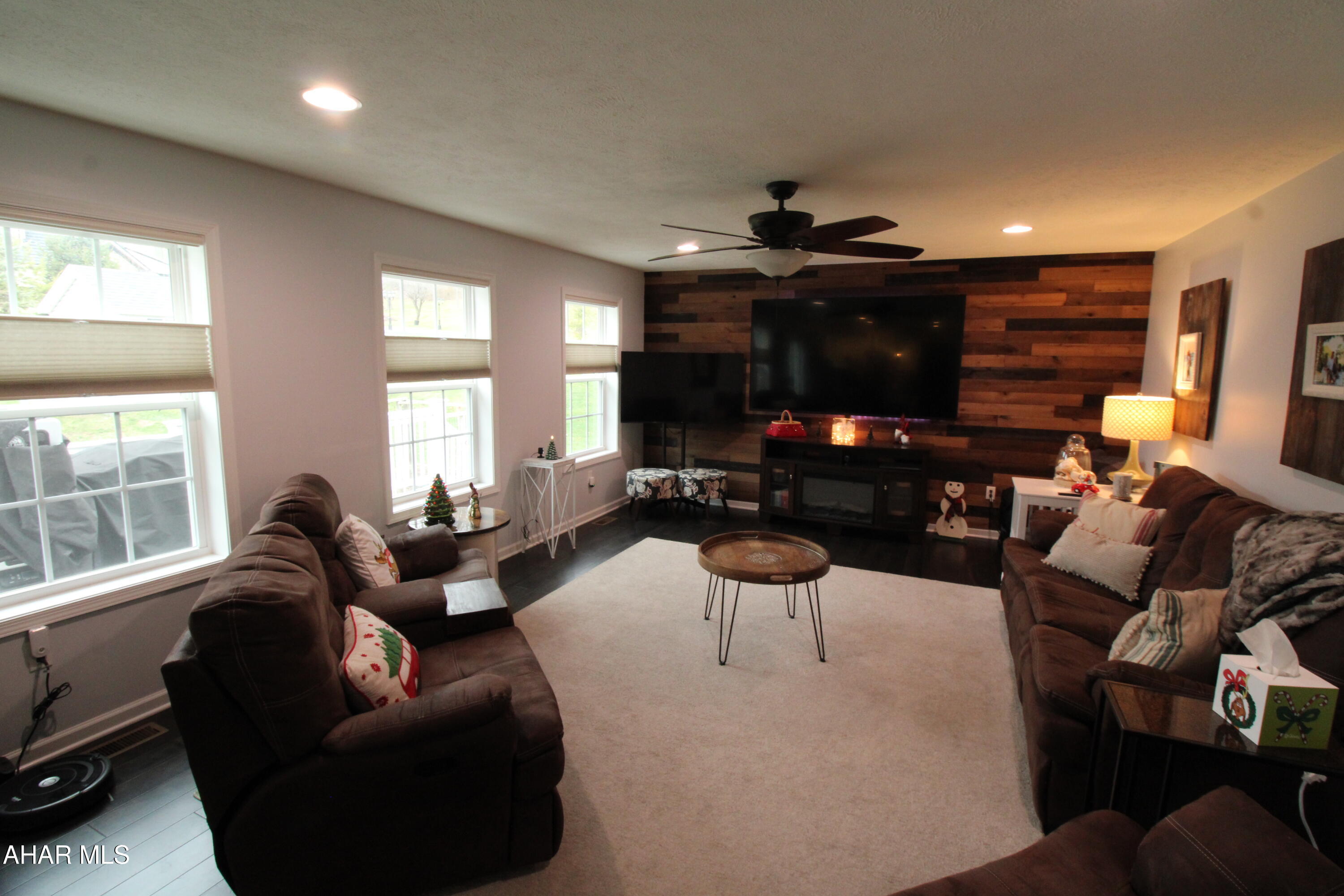 Rolling Hills - Residential