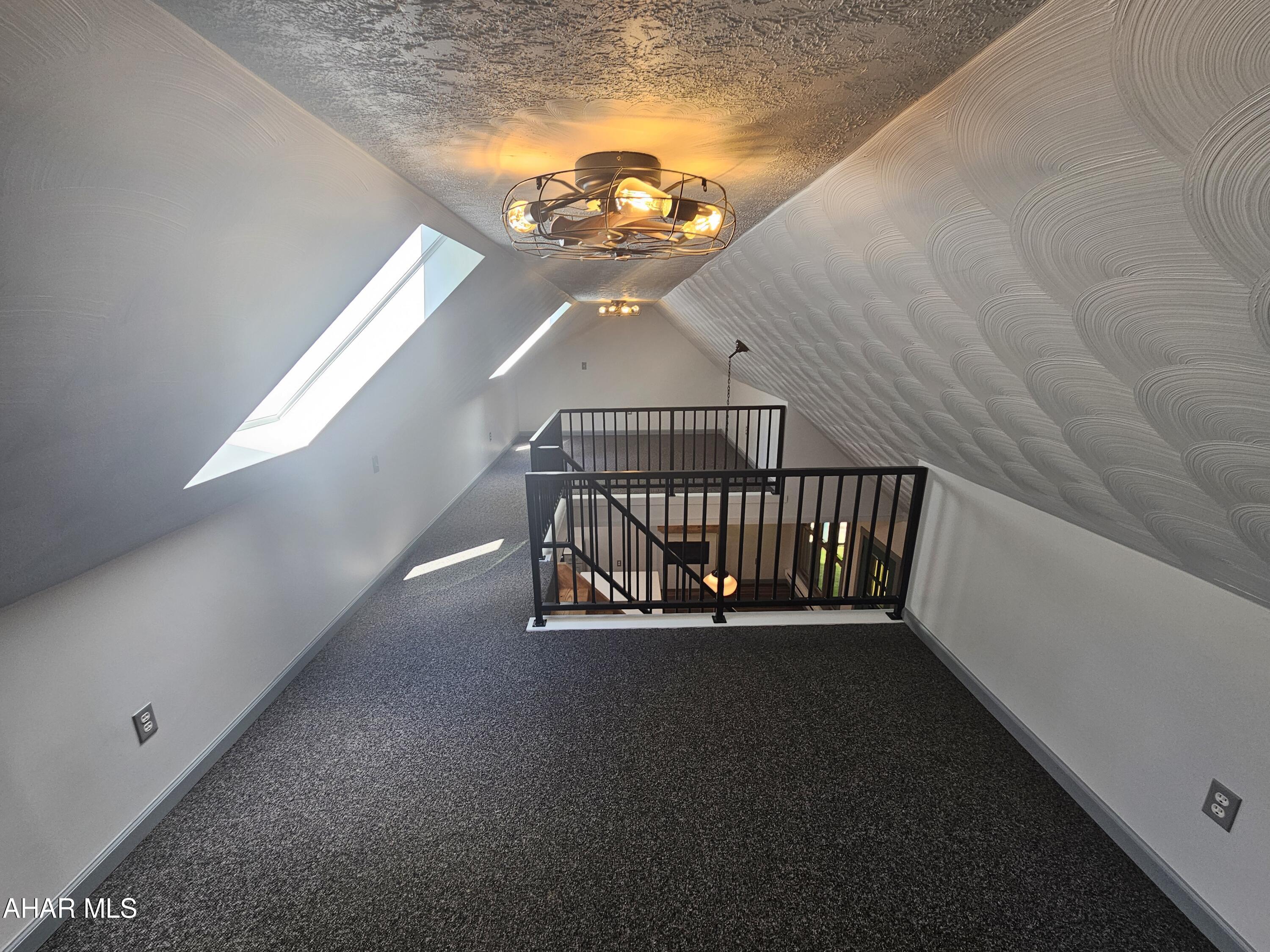 Glendale Yearound - Residential