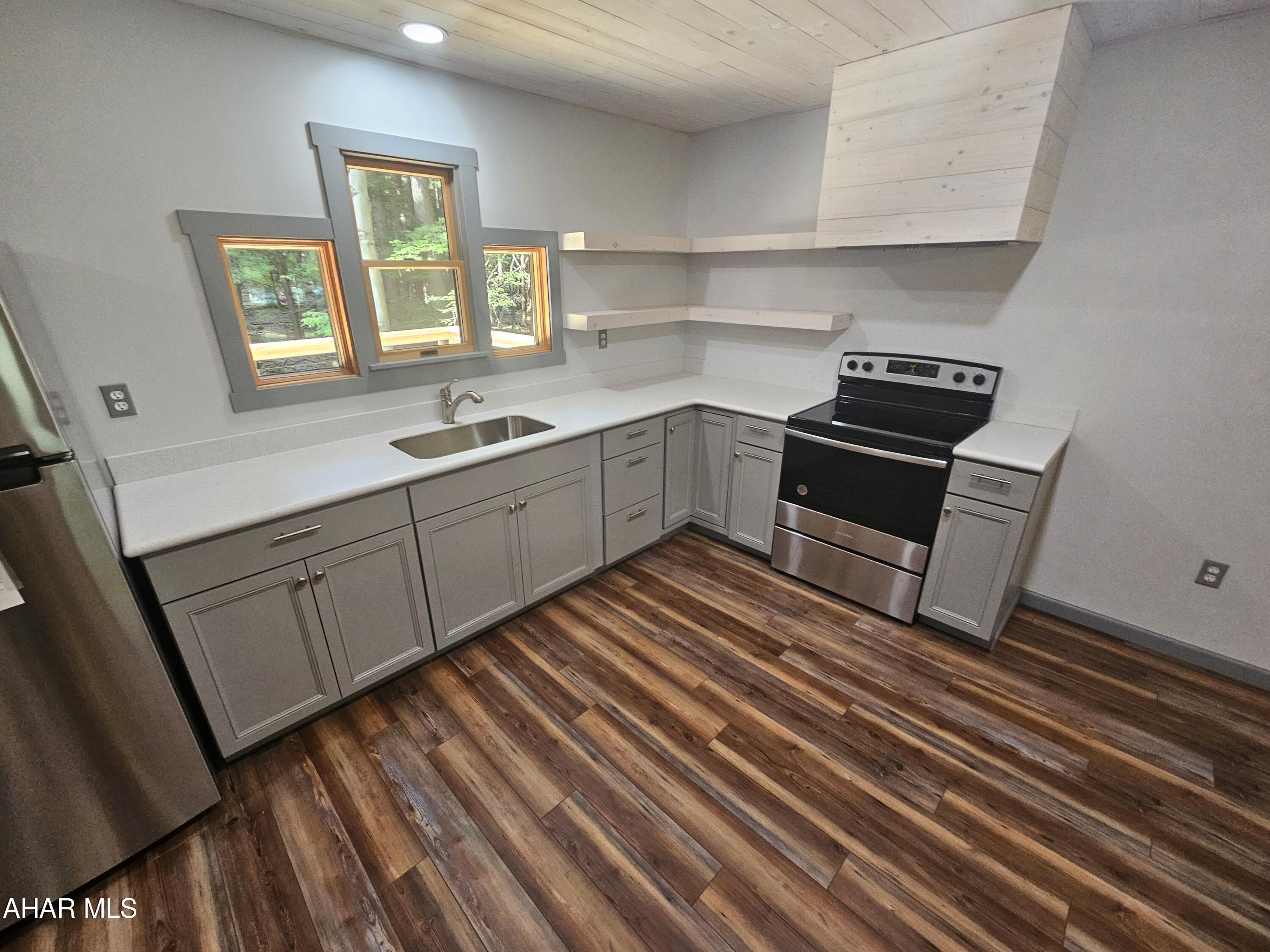 Glendale Yearound - Residential