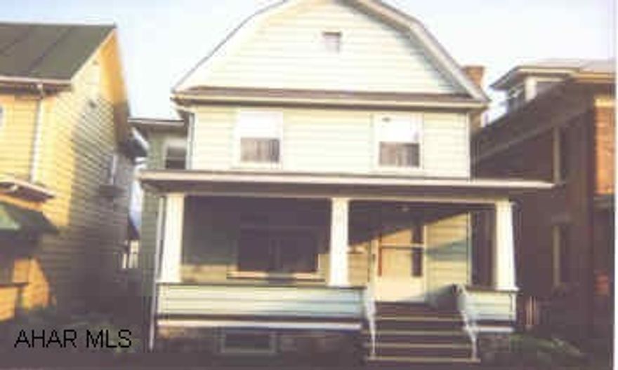 GREAT STARTER HOME IN MINT CONDITION! 3 BEDROOMS, NEW FURNACE, NEW WINDOWS, NEW WATER TANK. CALL MIKE. NO SHOWINGS UNTIL 6-30-02. GREAT STARTER HOME IN MINT CONDITION! 3 BEDROOMS, NEW FURNACE, NEW WINDOWS, NEW WATER TANK. CALL MIKE. NO SHOWINGS UNTIL 6-30-02.