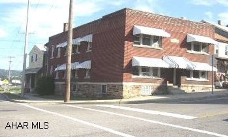 INVESTORS! ALL BRICK 4 UNIT THAT IS FULLY OCCUPIED WITH GREAT RENTAL HISTORY! COIN OPERATED W/D FOR EXTRA INCOME. INVESTORS! ALL BRICK 4 UNIT THAT IS FULLY OCCUPIED WITH GREAT RENTAL HISTORY! COIN OPERATED W/D FOR EXTRA INCOME.