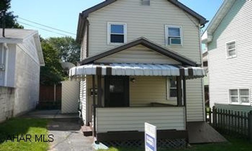 NEWER FURNACE, WATER HEATER, AND SPOUTING.  GREAT STARTER NICELY UPDATED. NEWER FURNACE, WATER HEATER, AND SPOUTING.  GREAT STARTER NICELY UPDATED