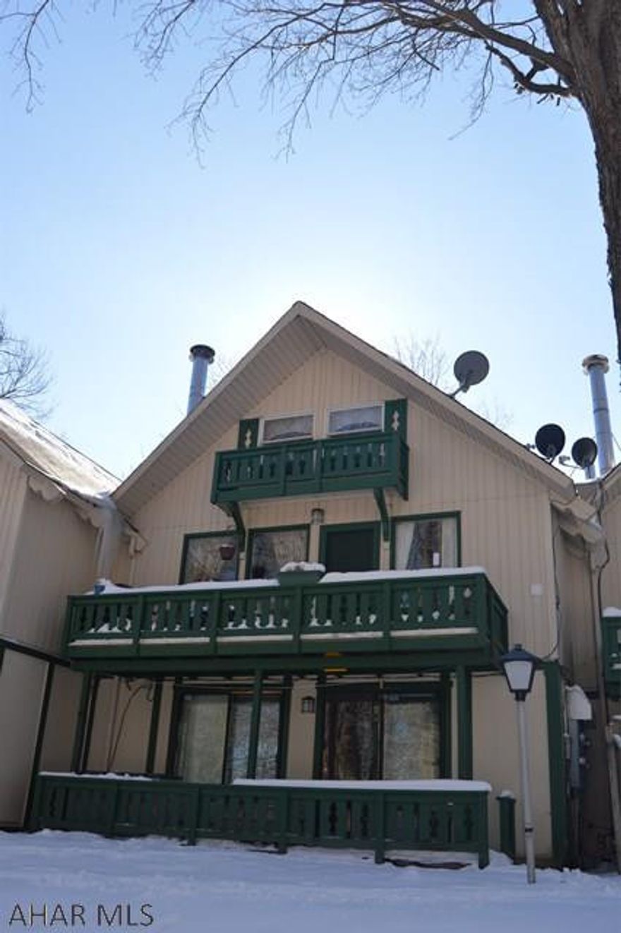 Breathtaking views in this charming condominium. One bedroom, 1 bath, fully furnished, very clean and well-taken care of. Perfect for a getaway condo or full-time home. HOA dues cover outside maintenance (snow removal, lawn care, trash removal, use of the pool and tennis courts).  Close to a ton of activities including the ski resort, golf course, hiking trails and four-wheeler trails.