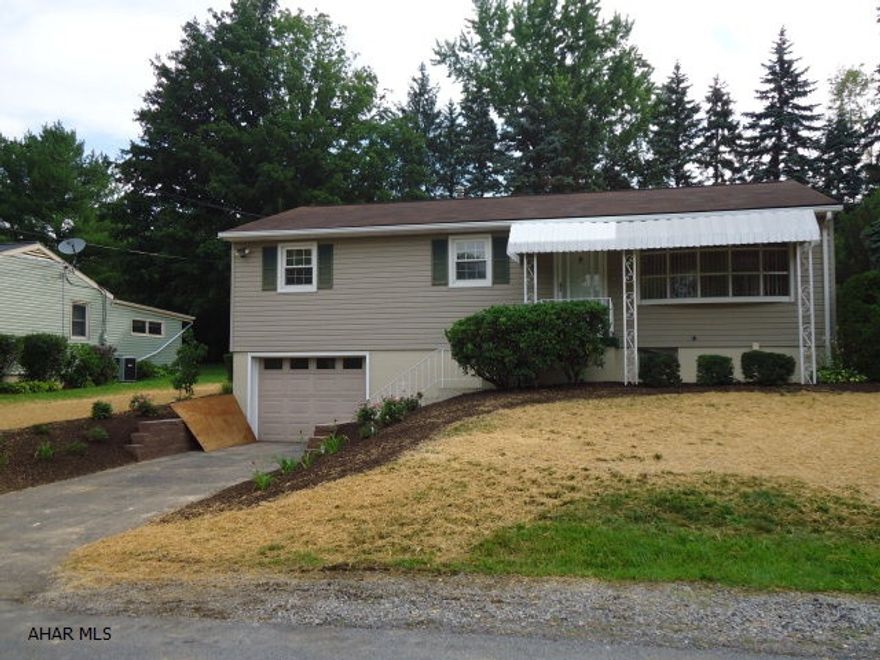 Great Neighborhood, 3 season patio, master bedroom w/hardwood floors and 3/4 bath, freshly painted interior, nice hardwood floors in living room, dining room, and 3 bedrooms. New retaining wall and landscaping, professionally done. Home warranty included. Seller will credit buyer $1000 at closing for radon mitigation.