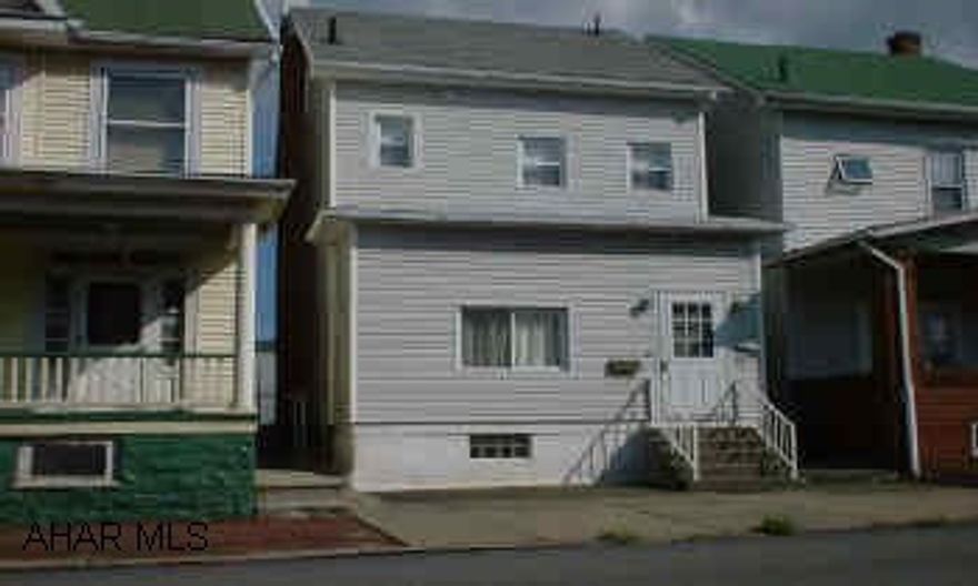 Don't miss this home- Great home for 1st time home buyers.  Move in condition, completely updated, vinyl siding, shingle roof, newer windows, large eat in kitchen with laundry hook up, 1/2 bath on the 1st floor