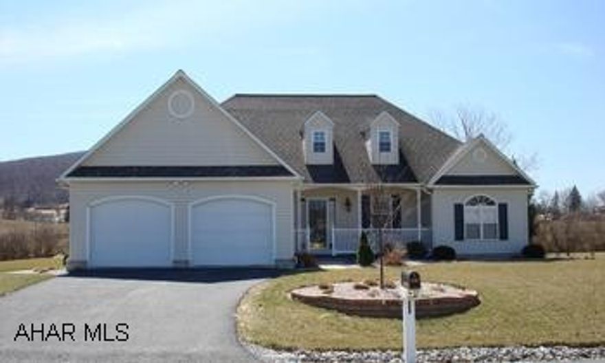 Well maintained Ranch.  3 Bedrooms, 2 Baths, Sunroom.  Level Lot in Great Neighborhood!