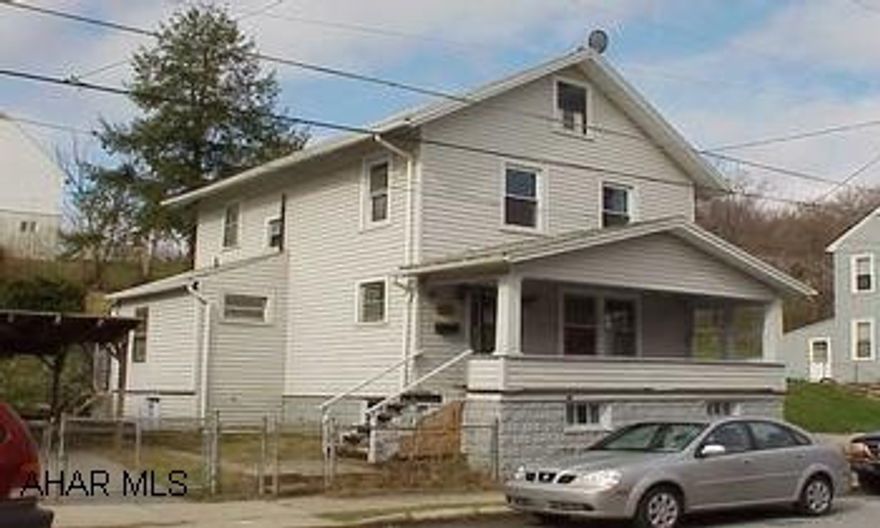 Modern kit & bath.  Newer furnace & wiring.  Some newer insulated windows.Large rooms.  House did not pass pressure test.  Seller selling "AS IS". Modern Kit & Bath.  Newer furnace & wiring.  Some newer insulated windows.  Large rooms.  House did not pass pressure test.  Seller selling "AS IS"