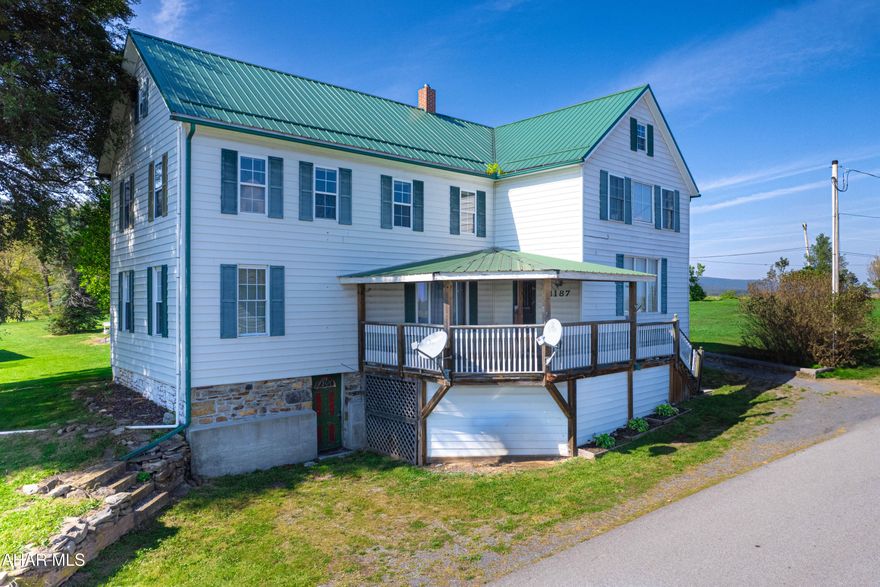 Discover this beautiful 5-bedroom, 3-bath home nestled in the peaceful countryside, boasting stunning mountain views. The spacious, open floor plan is perfect for family living and entertaining, with large living areas and a well-equipped kitchen. Each bedroom offers comfort and privacy, making it ideal for families or guests. Outside, enjoy breathtaking views of the mountains and a serene, country atmosphere. This home combines the best of country living with modern conveniences. A perfect retreat for those seeking tranquility not far from town!