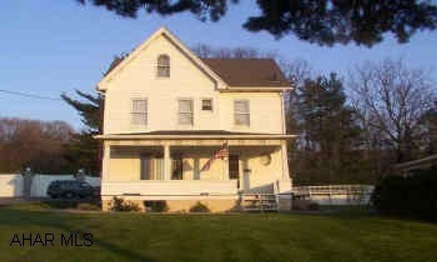 IMMACULATE HOME WITH A NEW LIGHT & AIRY MAPLE KITCHEN. ORIGINAL CHARM HAS BEEN PRESERVED AND TASTEFULLY UPDATED. BEAUTIFUL LIGHT MAPLE KITCHEN, CERAMIC TILE FLOOR. SKYLIGHTS. FIREPLACE IN DINING ROOM. FOYER AND BEAUTIFUL ORIGINAL WOODWORK.