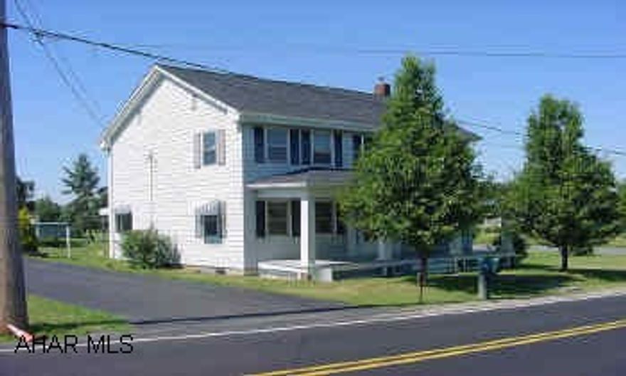 Large well maintained home on a .7 acre lot. Detached garage, 24 foot above ground pool, blacktop driveway, nicely landscaped. Large well maintained home on a large lot. Detached garge, black top driveway, above ground pool, nicely landscaped.