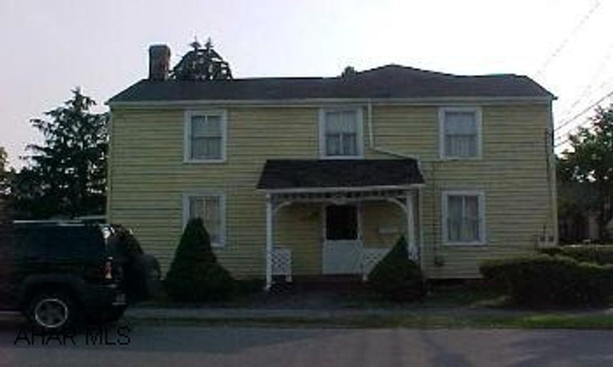 SOLD AS IS DUPLEX, EACH SIDE HAS KITCHEN, LIVING ROOM, DINING ROOM, BATH 3 BEDROOMS. SOLD AS IS. ALSO INCLUDES 224 GARBER STREET.